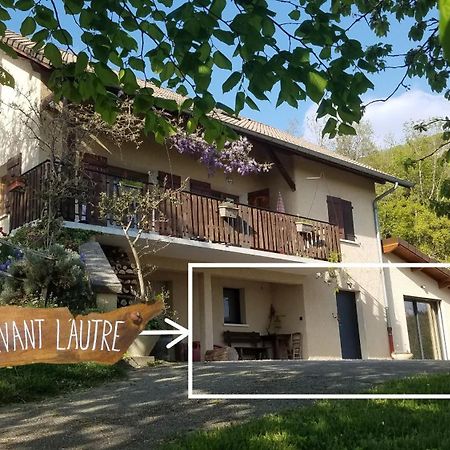 Un Pied Devant L'Autre Sainte-Marie-D'Alvey Экстерьер фото